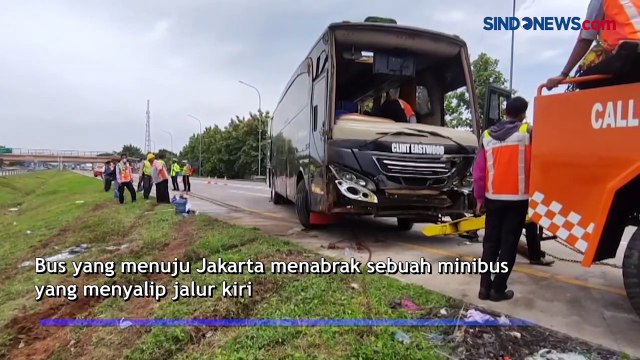 Lima Orang Terluka Akibat Bus Tabrak Mobil hingga Terguling di Tol Cipali