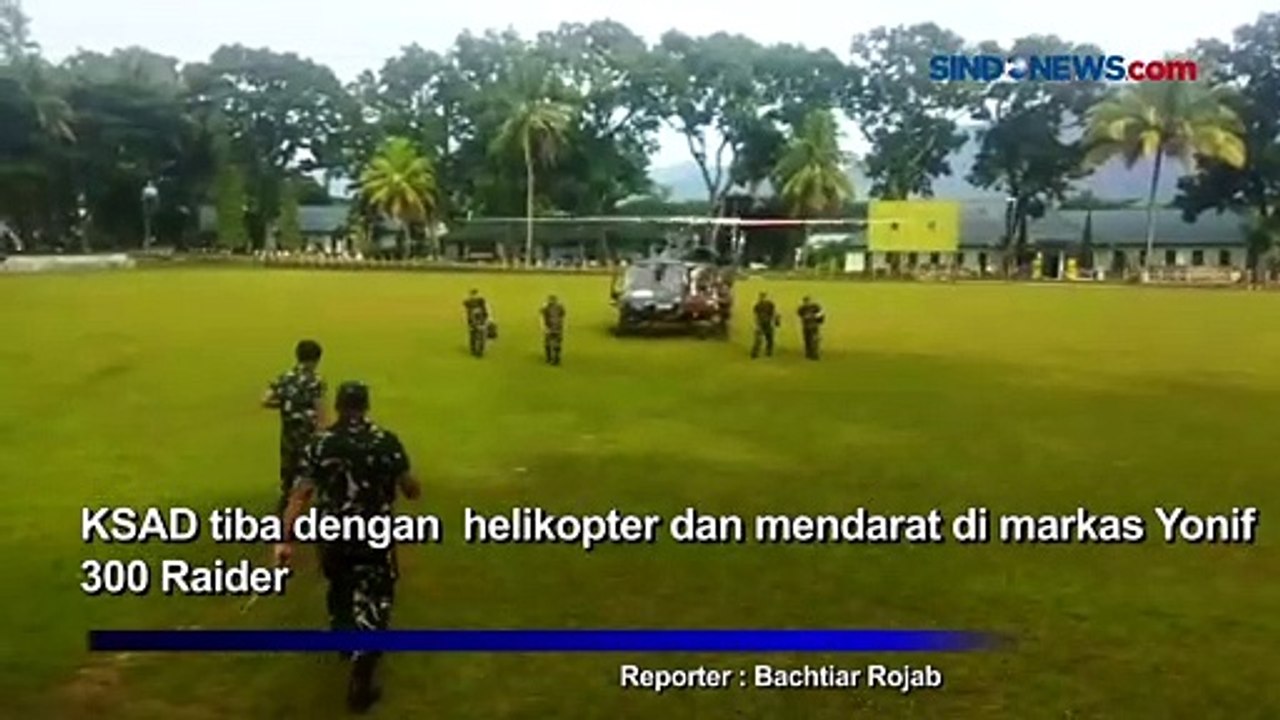 KSAD Dudung Mendarat di Cianjur dengan Helikopter Kunjungi Korban Gempa