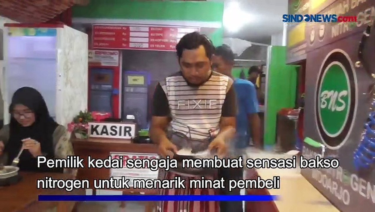 Kuliner Viral Bakso Kuah Nitrogen dari Sidoarjo