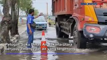 Banjir Rob Rendam Kawasan Tanjung Priok, Arus Lalin di Jalan RE Martadinata Tersendat