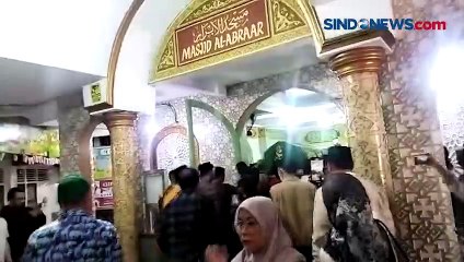 Suasana Haru Warnai Pemakaman Jenazah Ferry Mursyidan di TPU Karet