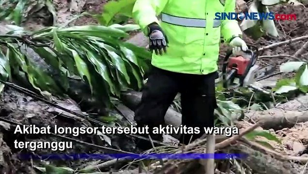 Tebing Setinggi 20 Meter Longsor, Akses Jalan di Palabuhanratu Tertutup
