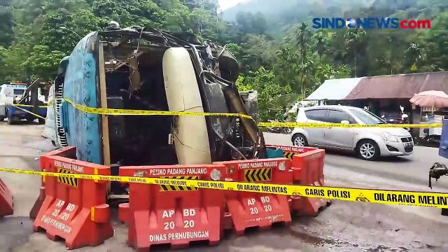 Bus Kecelakaan Akibat Rem Blong, Puluhan Mahasiswa Universitas Riau Luka-Luka