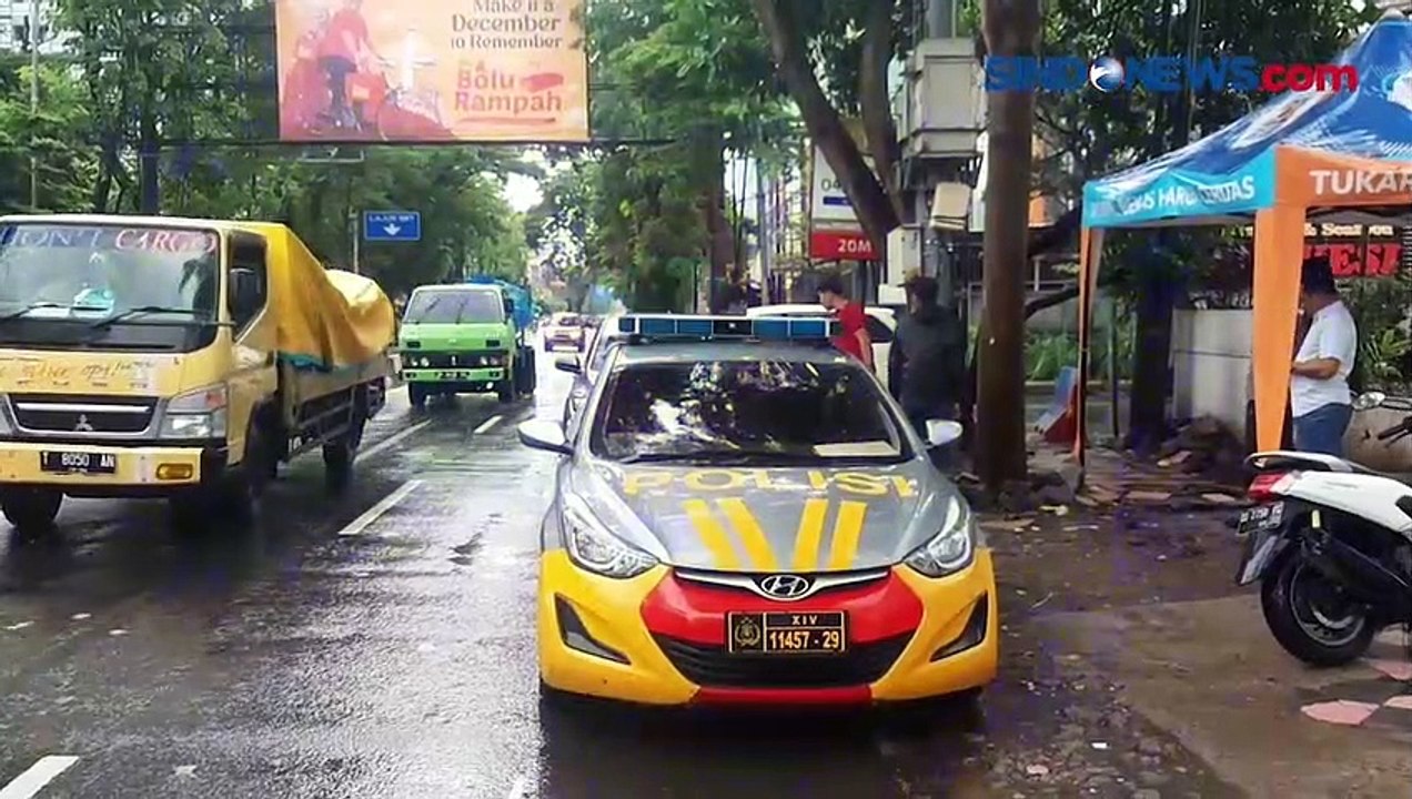 Isak Tangis Keluarga Iringi Pemakaman Korban Tarik Tambang Massal