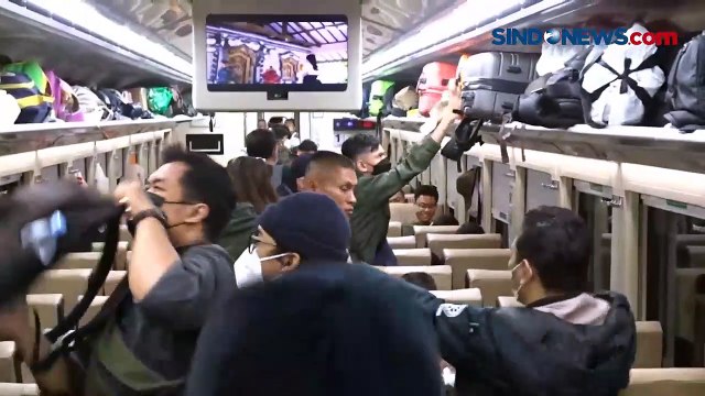 Jelang Libur Nataru, Ribuan Penumpang Padati Stasiun Kiaracondong