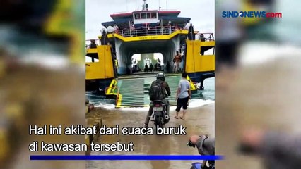 Pelayaran Kapal Feri di Pelabuhan Baubau Dihentikan Sementara Akibat Cuaca Buruk