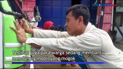 Banjir Lumpuhkan Jalur Pantura Kaligawe Semarang