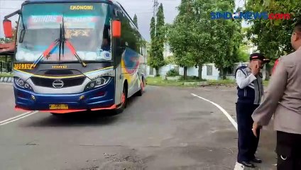Terjatuh dari Bus, 1 Orang Tewas dan 1 Lainnya Luka Parah