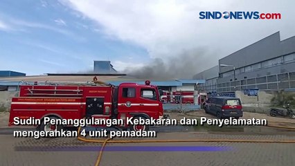 Gudang di Muara Baru Terbakar, Kepulan Asap Hitam Ganggu Aktivitas