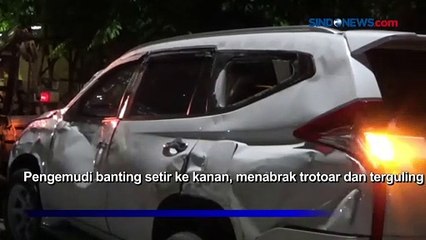 Tabrak Trotoar, Mobil Mewah Terguling di Tambora