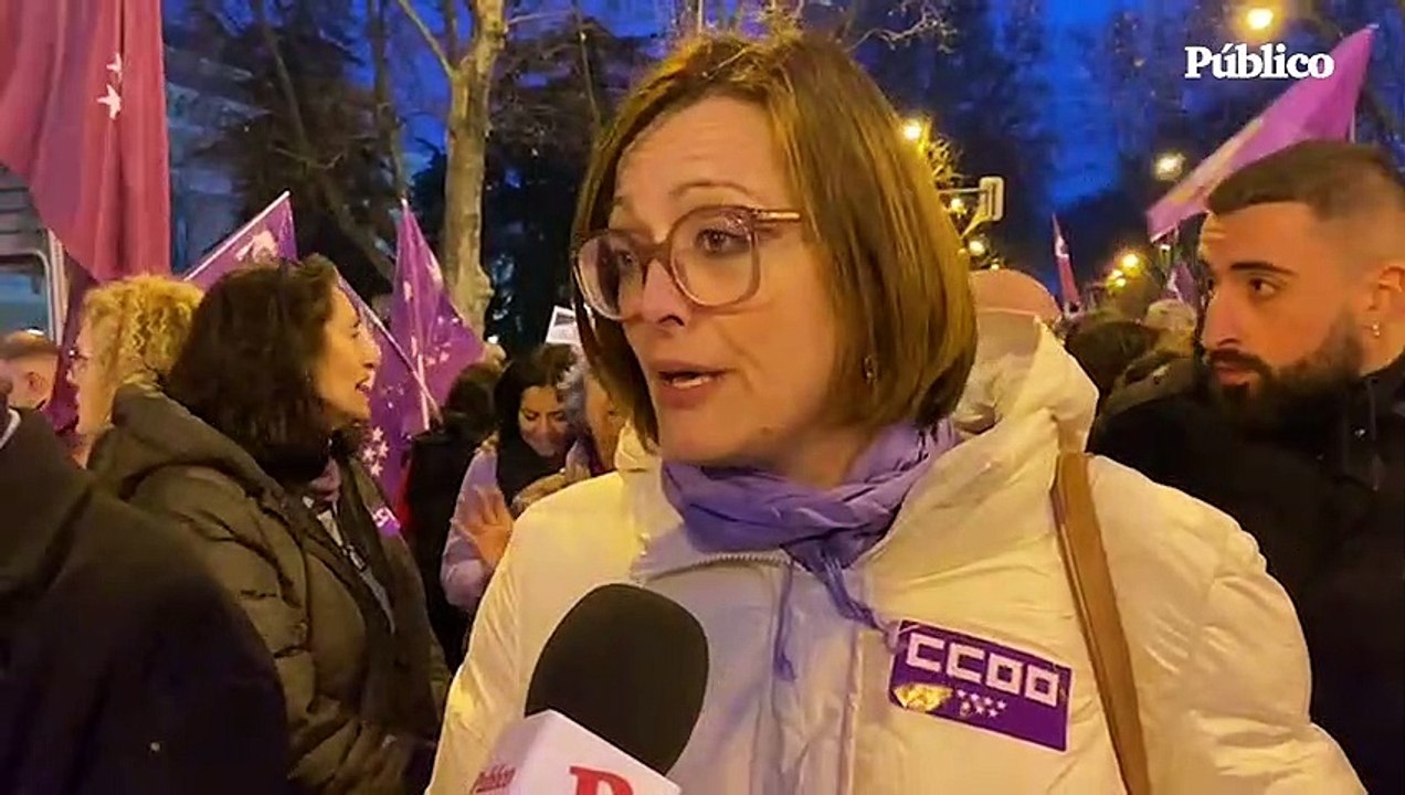 Carolina Vidal (CCOO), sobre la ley de paridad: "Es tan importante romper los techos de cristal como que despeguemos de los suelos pegajosos"