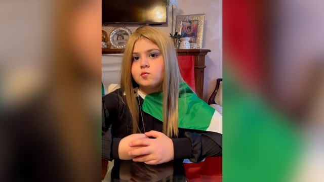 Bimba si veste a carnevale da Giorgia Meloni e lei le risponde: sei la più bella