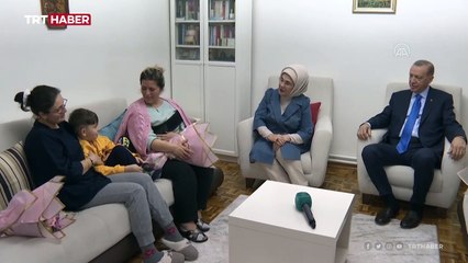 Cumhurbaşkanı Erdoğan'dan depremzede aileye ziyaret