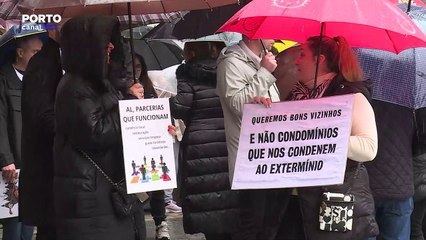 "Não queremos ver morto o AL no Porto". Empresários manifestam-se na Avenida dos Aliados