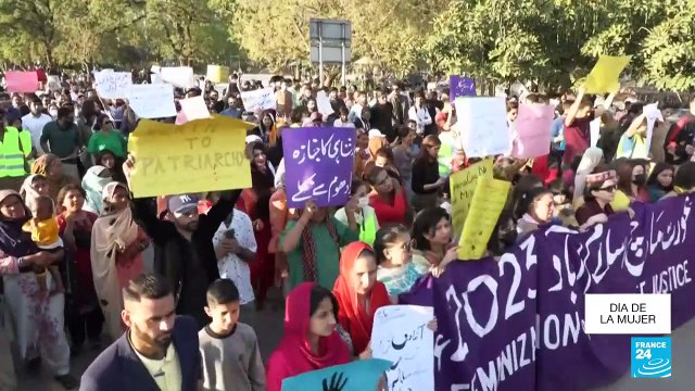 Musulmanas desafiaron a sus gobiernos y salieron a marchar por sus derechos