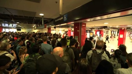 Entire rail network stopped for over an hour