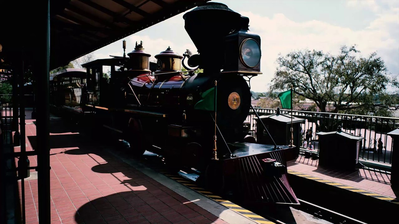 Walt Disney World's Steam Train Ride POV Video - Full Loop of Magic Kingdom (Orlando, Florida)
