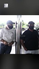 Satish Kaushik और Anupam Kher का एयरपोर्ट पर क्यूट पोज