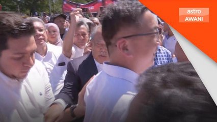 Tan Sri Muhyiddin Yassin beri keterangan di ibu pejabat SPRM