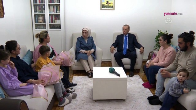 Cumhurbaşkanı Recep Tayyip Erdoğan ve eşi Emine Erdoğan'dan depremzedelere ziyaret!