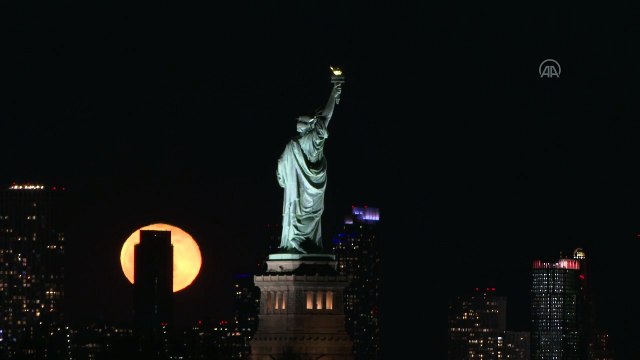 New York'ta dolunay hızlandırılmış teknikle böyle görüntülendi!