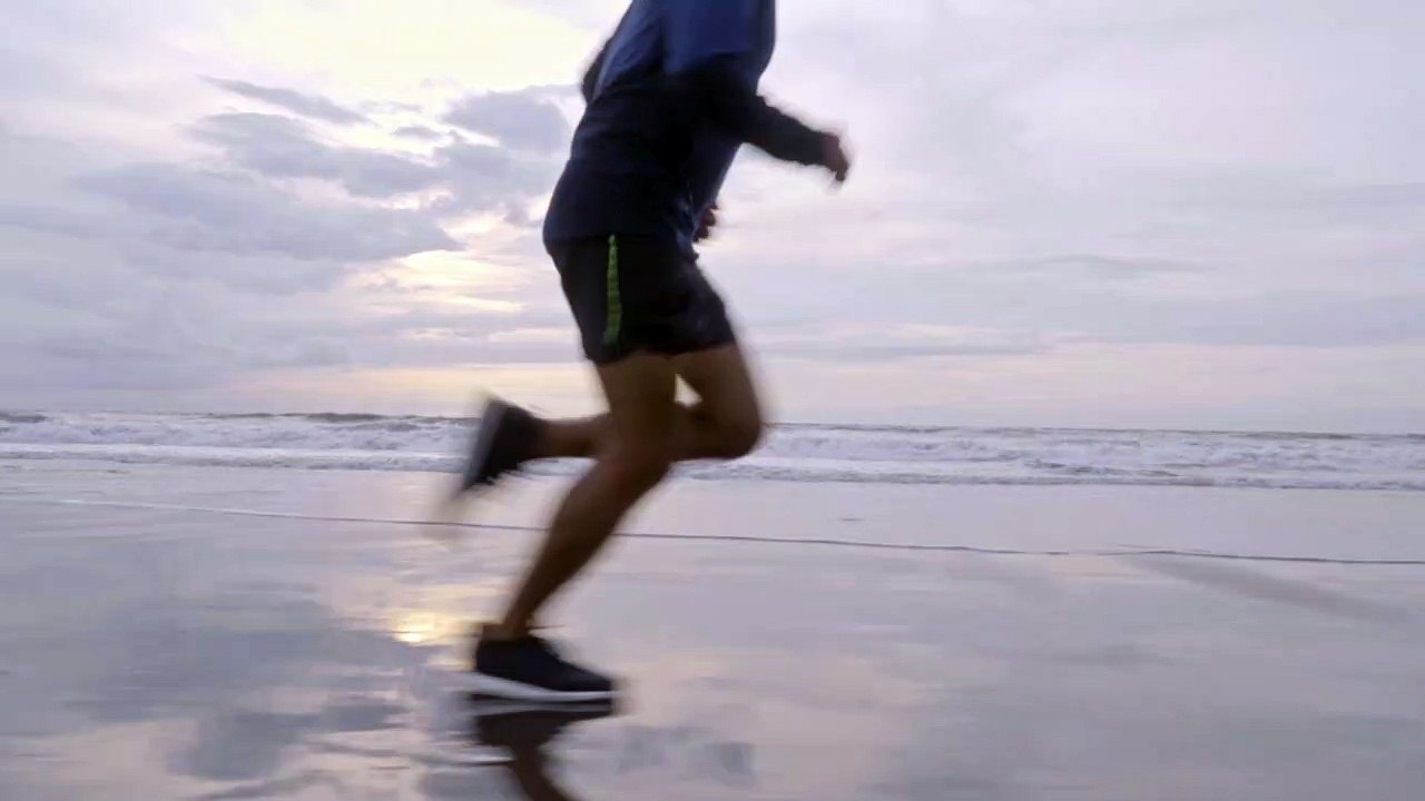 Olga 0911 - ManRunningVideo_TH