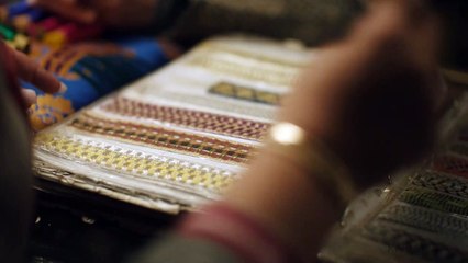 El caftán azul - Tráiler oficial VOSE -