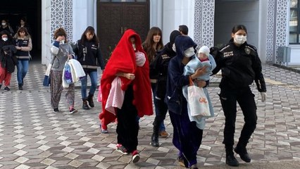 Tải video: Milyonlarca liralık hırsızlık yapan ‘Altın Kızlar’ çetesine operasyon