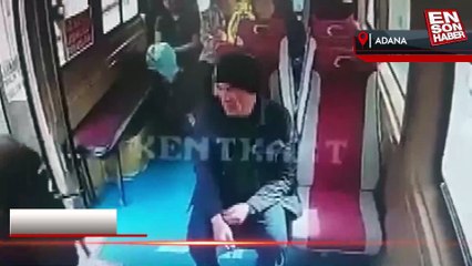 Adana'da minibüste yaşlı adamın cüzdanını çaldı