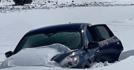États-Unis : un homme de 81 ans survit une semaine dans sa voiture ensevelie sous la neige