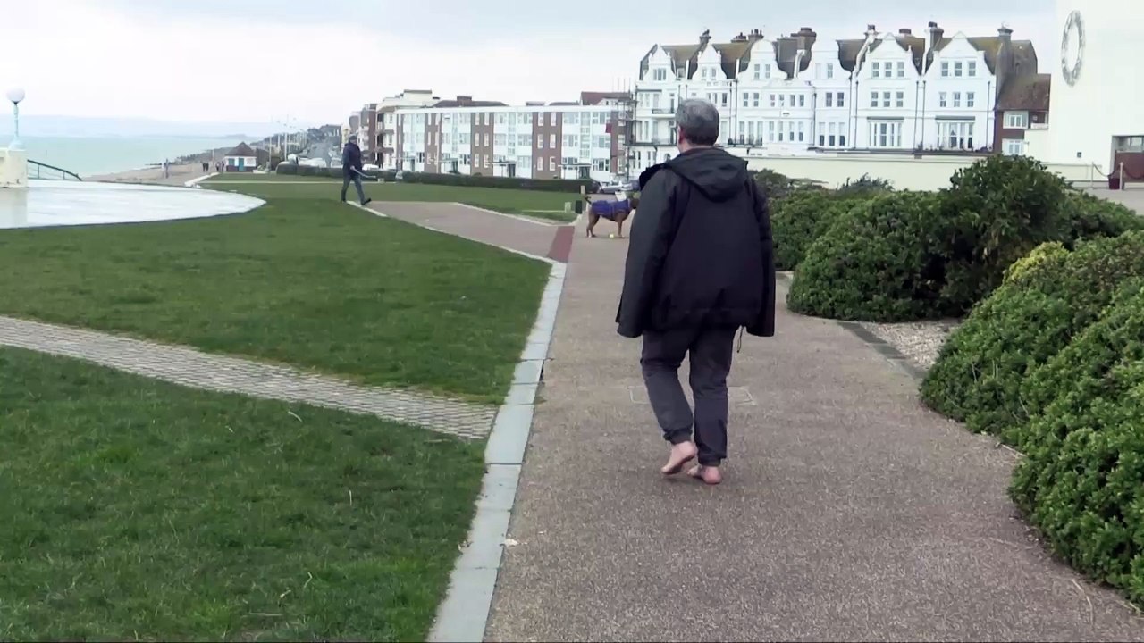 Man who leads barefoot lifestyle thrown out of McDonalds after ordering his food