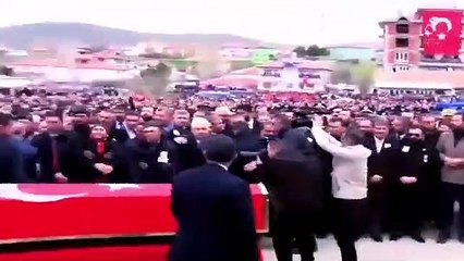 Saadet Partili Ümit Çebi'nin "Geliyor Mücahid Kılıçdaroğlu" mesajı Twitter'a TT oldu