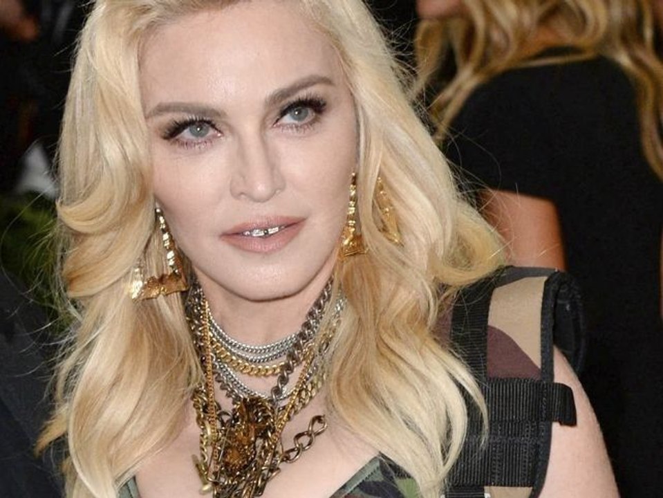 Madonna accepte l’invitation de cette chanteuse française sur son album pour non pas un mais trois titres : une grande première !