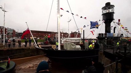 Watch the moment the historic Spurn Lightship begins its journey to Hull Marina