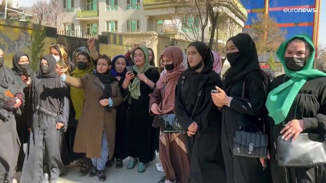 في يوم المرأة العالمي.. حقوقٌ مهدورة أومهددة ونساءٌ يرفعن الصوتا عاليا فهل من يسمع؟