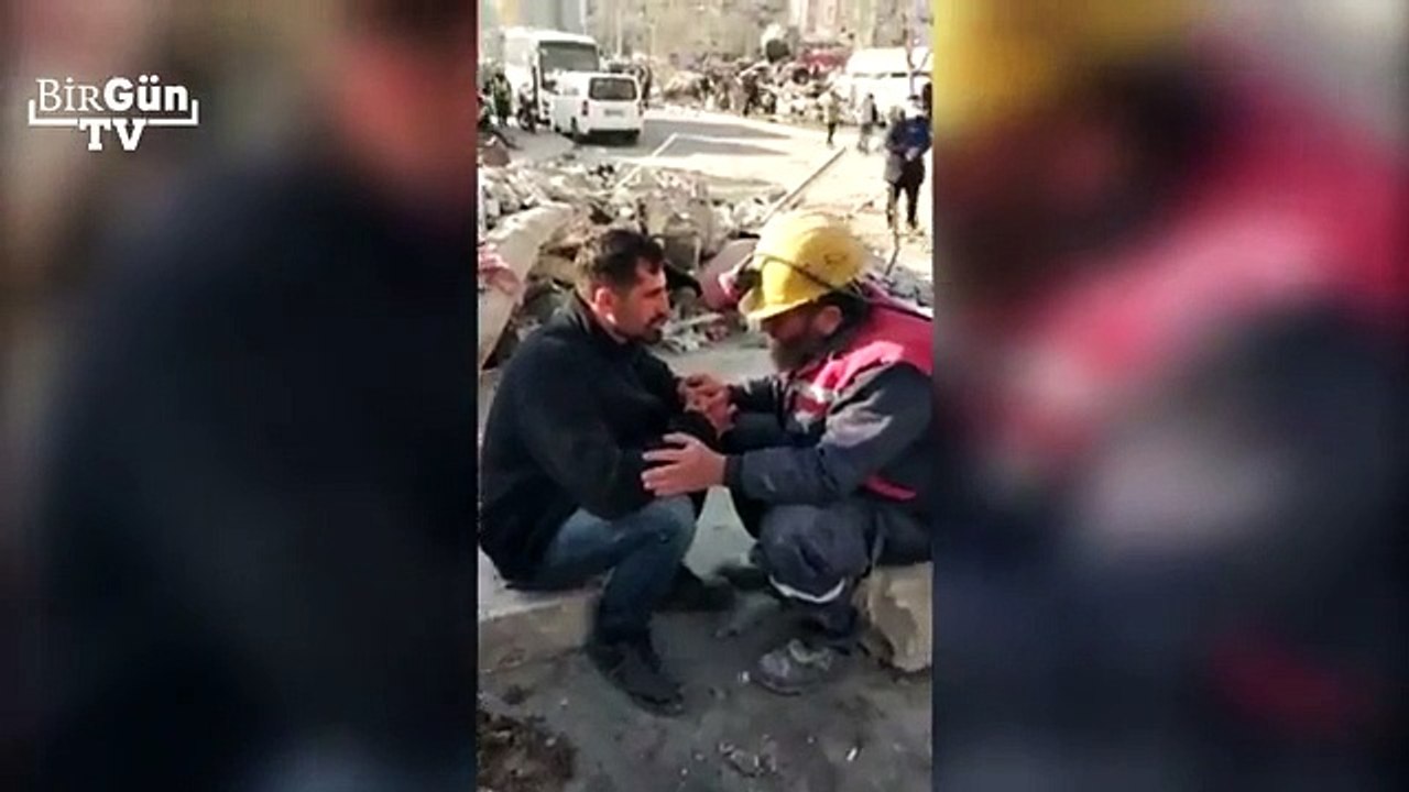 Menzil Cemaati'nden enkaz başında tövbe seansı rezaleti