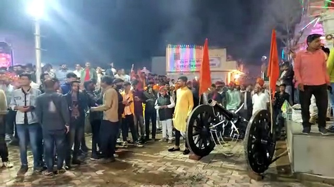 Mewari Ranbankure roared at midnight, thousands of people gathered ...