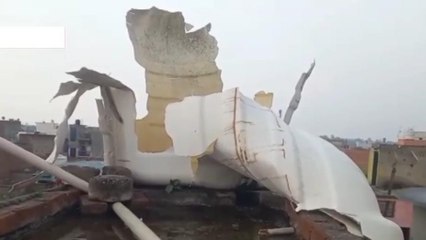 बुलंदशहर: आकाशीय बिजली गिरने से फटी पानी की टंकी, दहशत में आए लोग