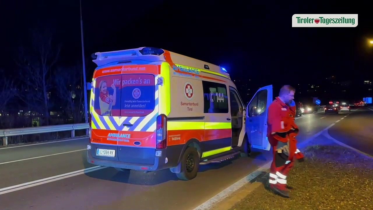 Autos prallten bei Schwazer Kreuzung aufeinander, beide Lenker (20) verletzt