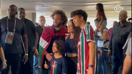 Video herunterladen: Marcelo chega ao Brasil para se apresentar ao Fluminense 17 anos após sua saída