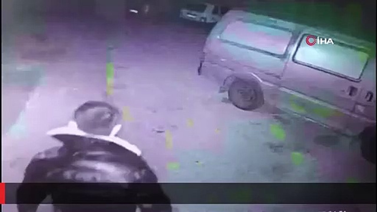 4 evi soyan ve 16 suç kaydı olan hırsız kameralara yakalandı