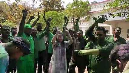 चित्रकूट में डीएम,एसपी ने होली समारोह में जमकर किया डांस