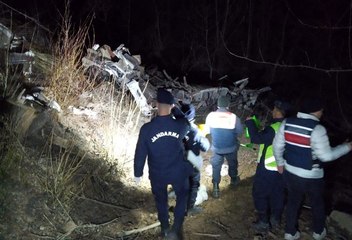 Kontrolden çıkan kamyon şarampole uçtu: 7 ölü