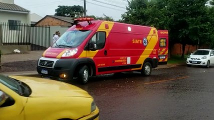 Idosa fica ferida ao escorregar na calçada no Santa Felicidade