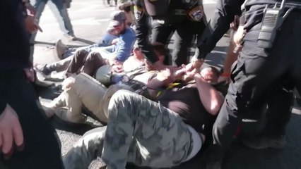 이스라엘 시위대, 공항 포위하고 도로 마비시켜 / YTN