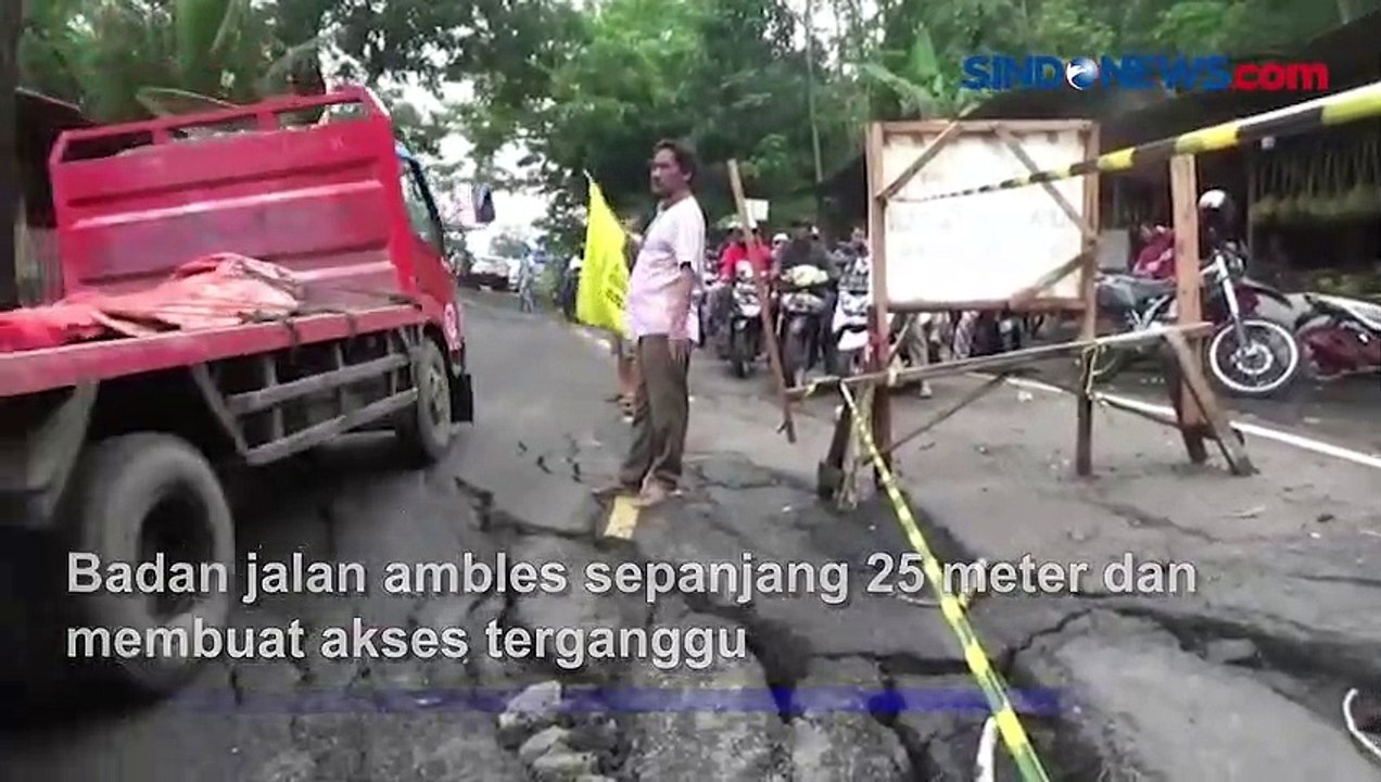 Hujan dan Tanah Labil, Jalan ke Objek Wisata Pantai Pelabuhanratu Ambles