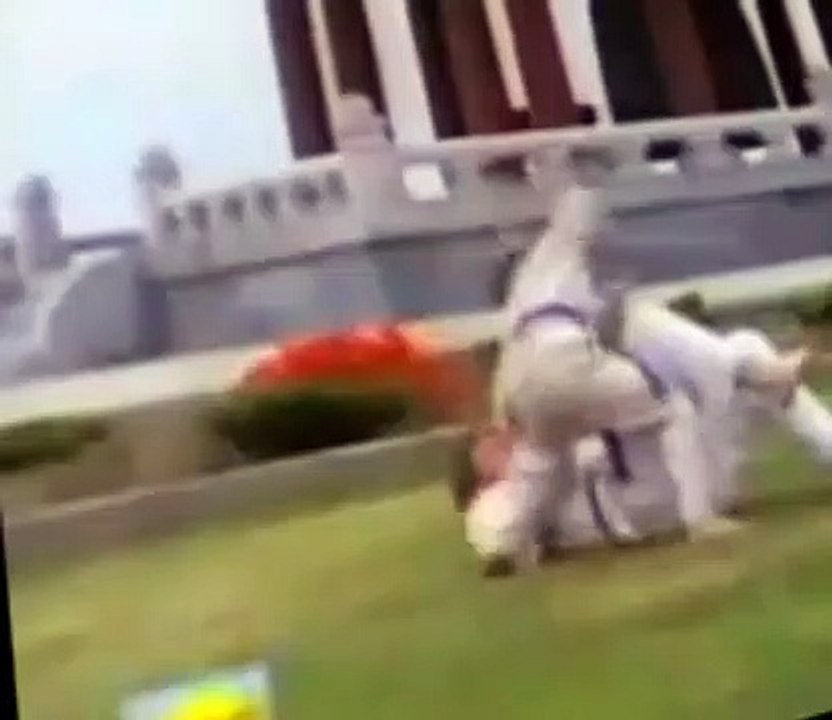 V.R. Troopers V.R. Troopers E041 – Good Trooper, Bad Trooper