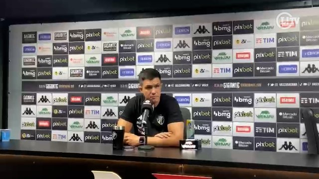 Barbieri busca entender baixo aproveitamento dos cobradores de pênaltis do Vasco