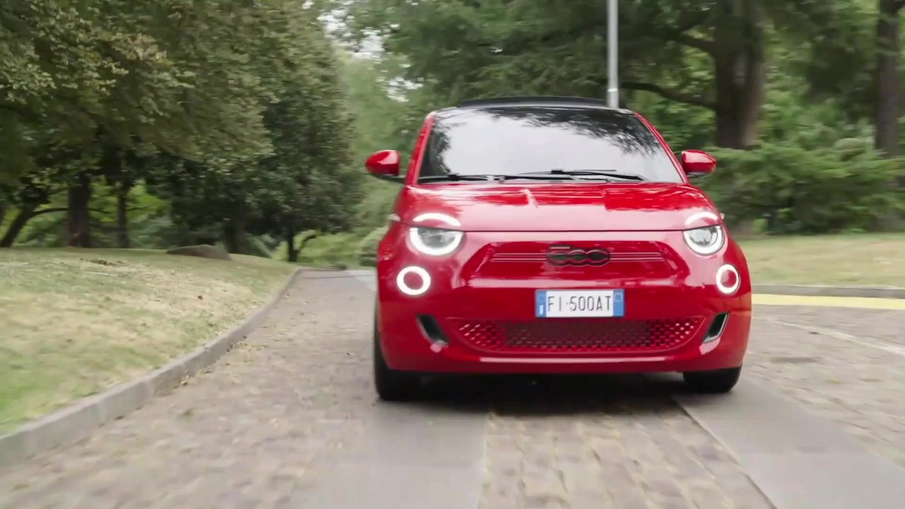 Fiat 500 Elektro gewinnt zwei Preise beim Wettbewerb „Best Cars 2023“