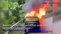 Sedang Antarkan Penumpang, Taksi Online Terbakar di Baubau